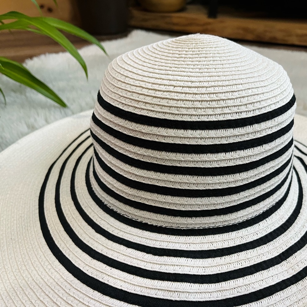 NWT Bikini Village Sun Hat - Picture 3 of 6